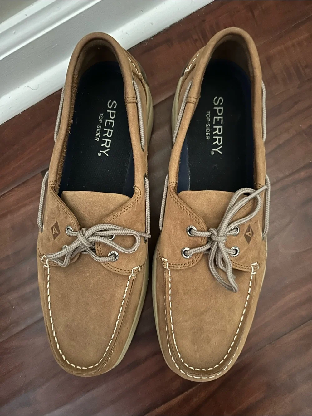 Sperry Men's Tan Boat Shoes with Contrast Stitching